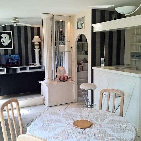Le Bois Bryas Apartment Revin  Bagian luar foto