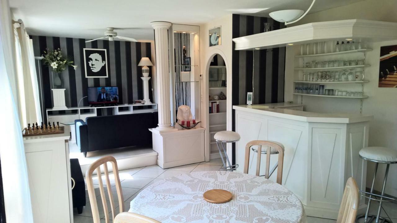 Le Bois Bryas Apartment Revin  Bagian luar foto